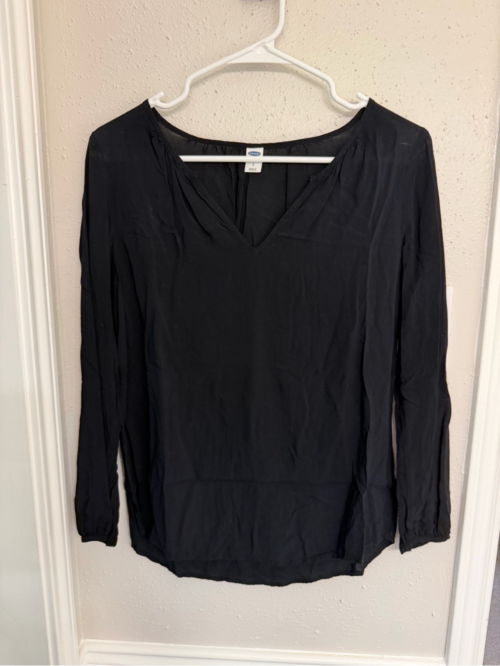 Old Navy Black V-Neck Long Sleeve Blouse